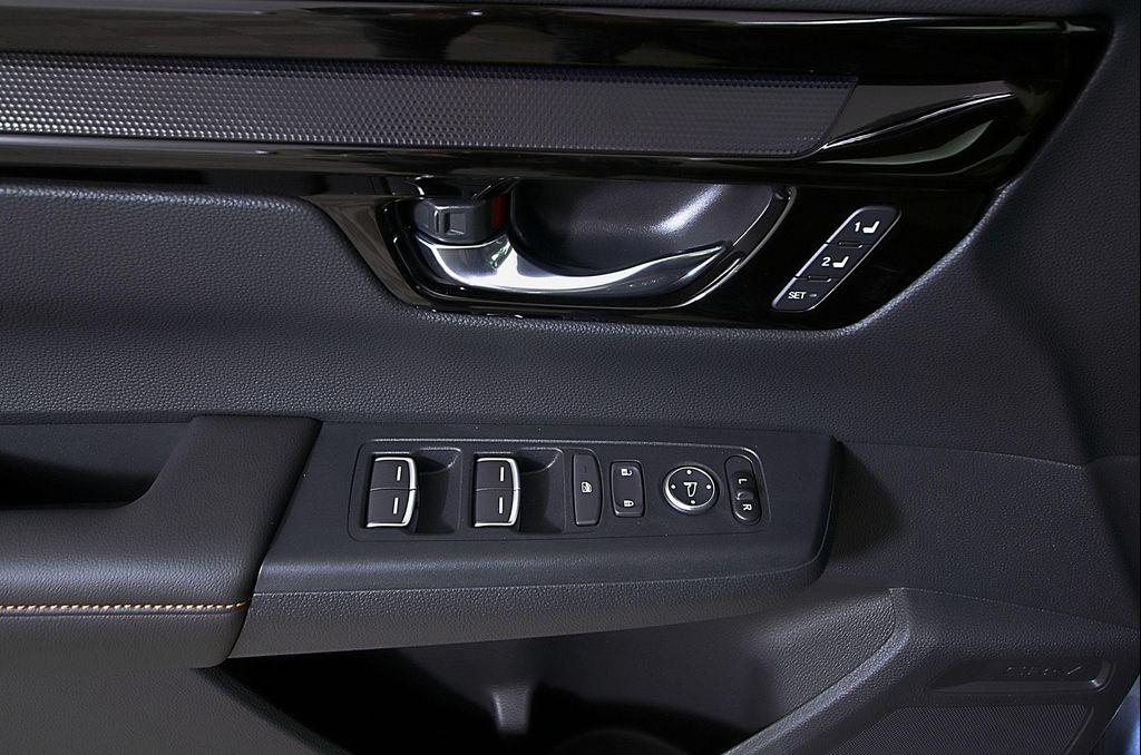 new 2026 Honda CR-V Hybrid car, priced at $43,700