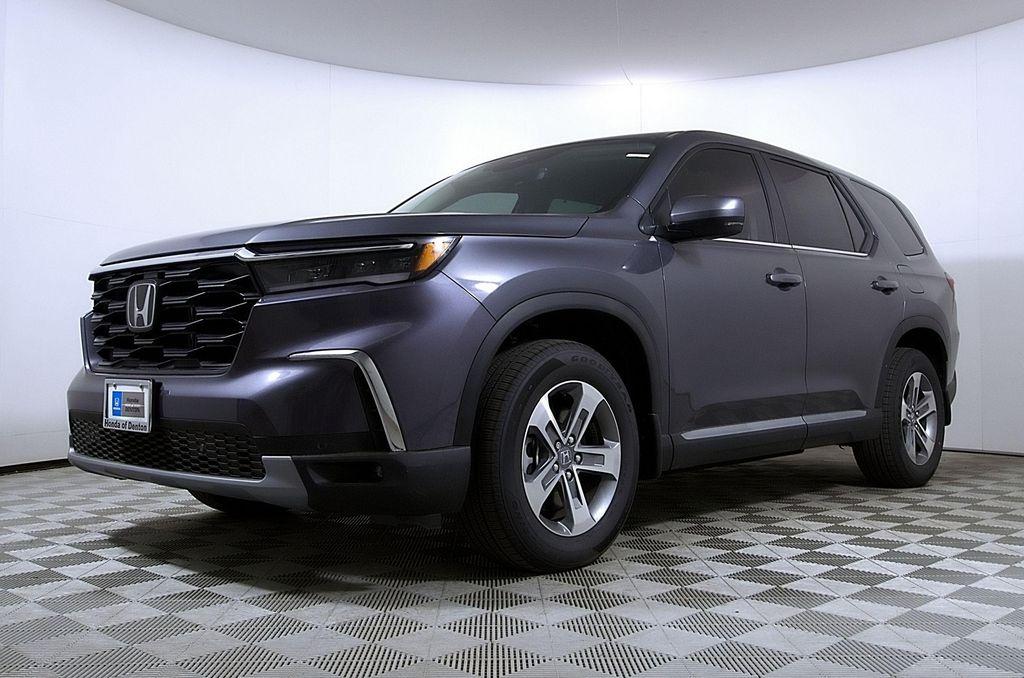 new 2025 Honda Pilot car, priced at $44,995