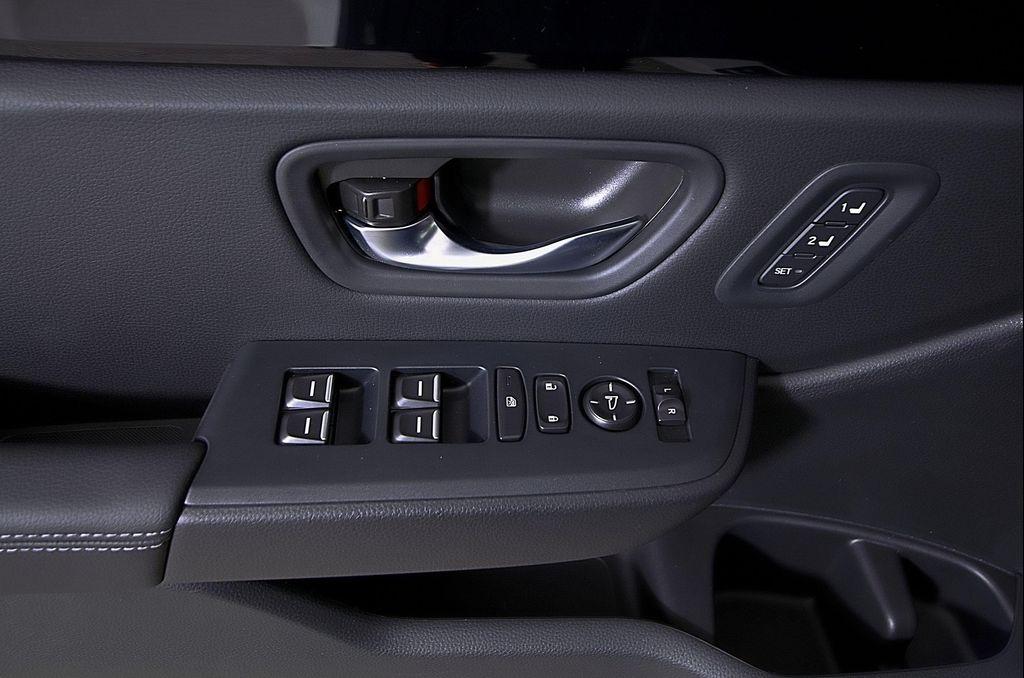 new 2025 Honda Pilot car, priced at $44,995