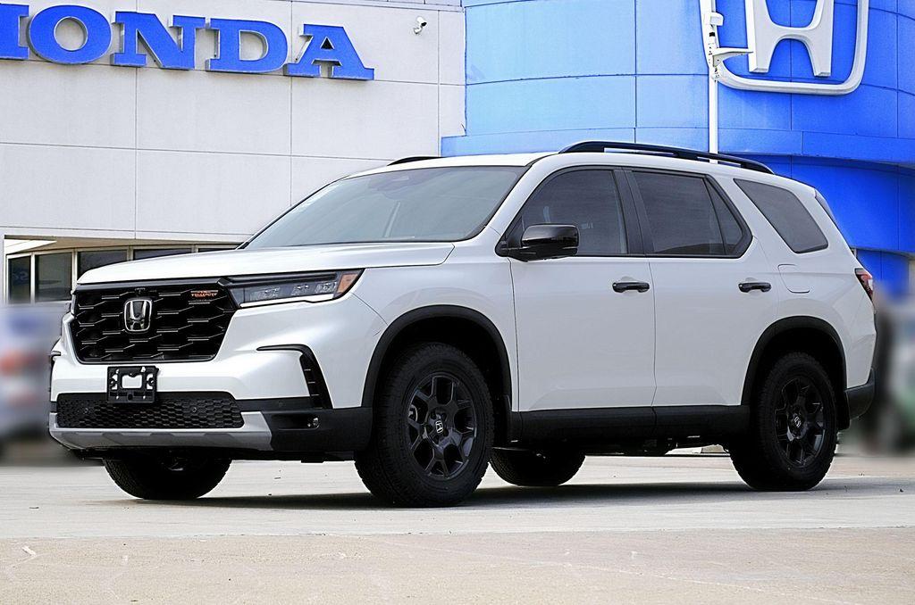new 2025 Honda Pilot car, priced at $51,350