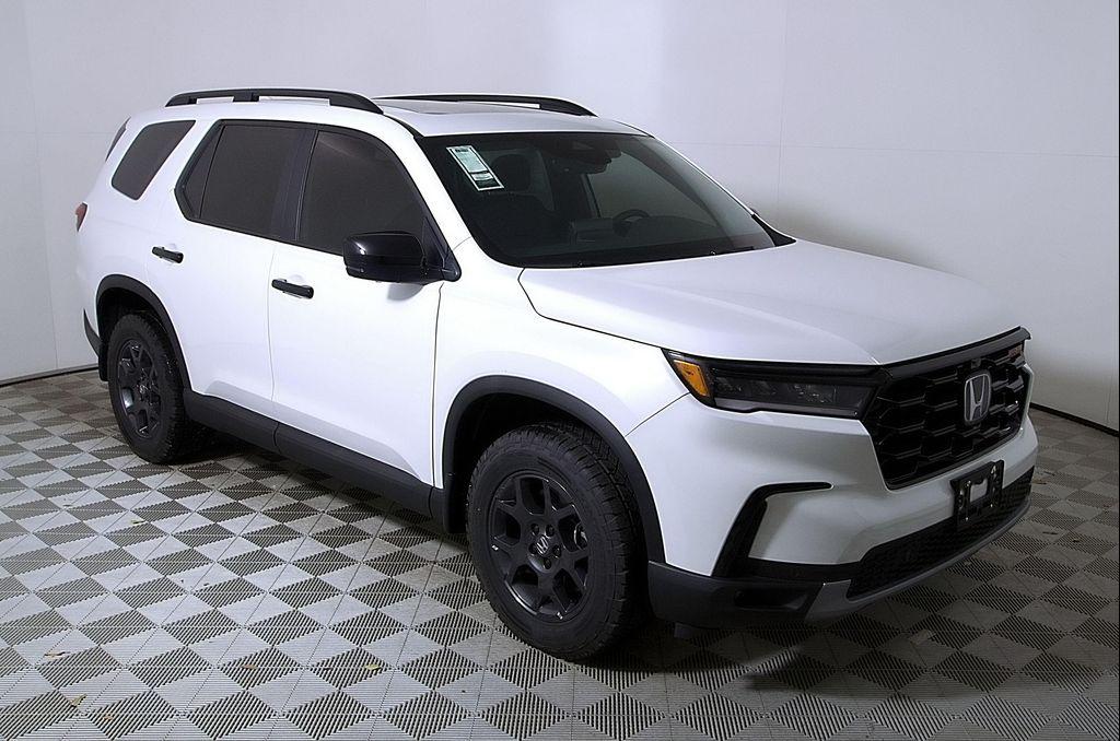 new 2025 Honda Pilot car, priced at $51,350