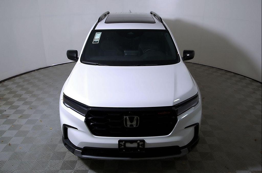 new 2025 Honda Pilot car, priced at $51,350