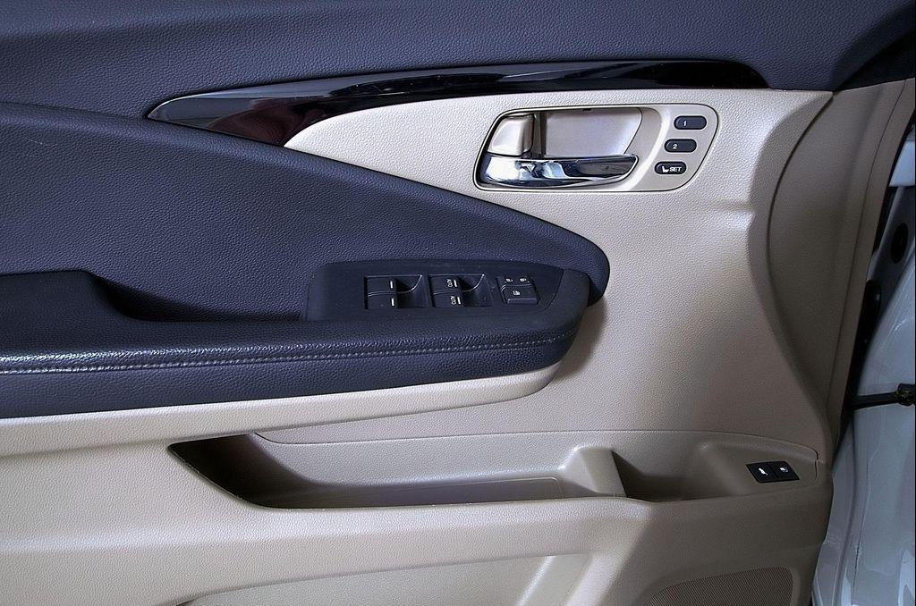 used 2022 Honda Pilot car, priced at $35,936