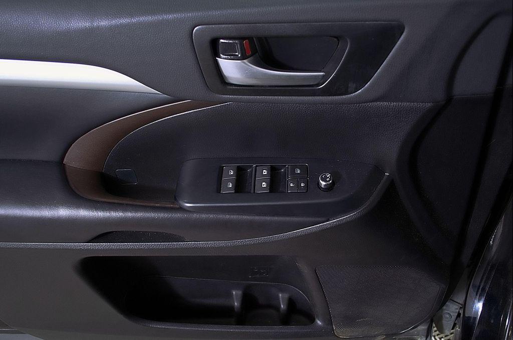 used 2019 Toyota Highlander car, priced at $21,998