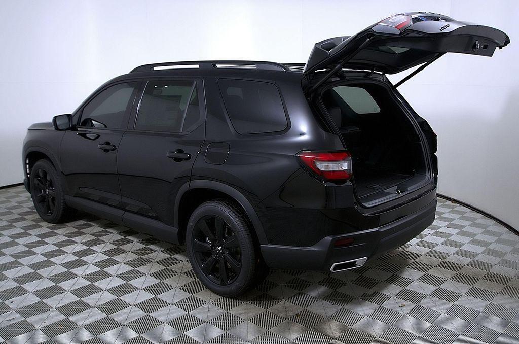 new 2025 Honda Pilot car, priced at $51,699