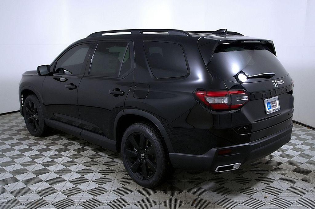 new 2025 Honda Pilot car, priced at $51,699