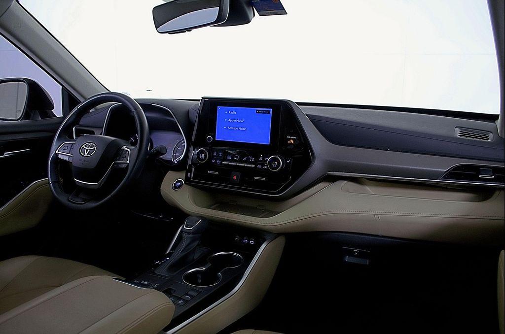 used 2023 Toyota Highlander car, priced at $36,628