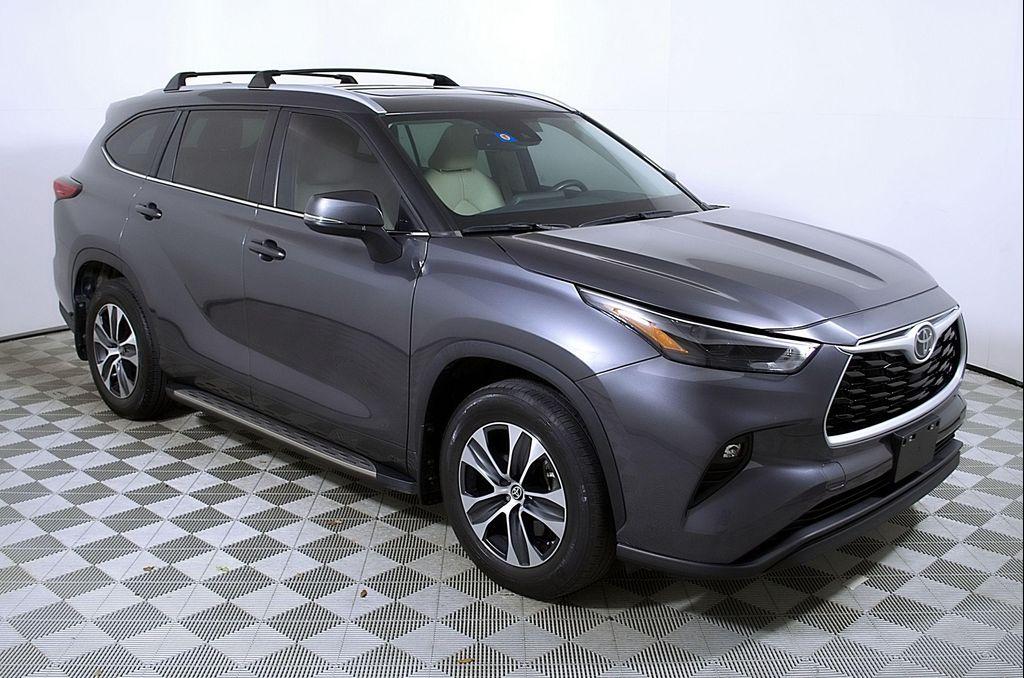 used 2023 Toyota Highlander car, priced at $36,628