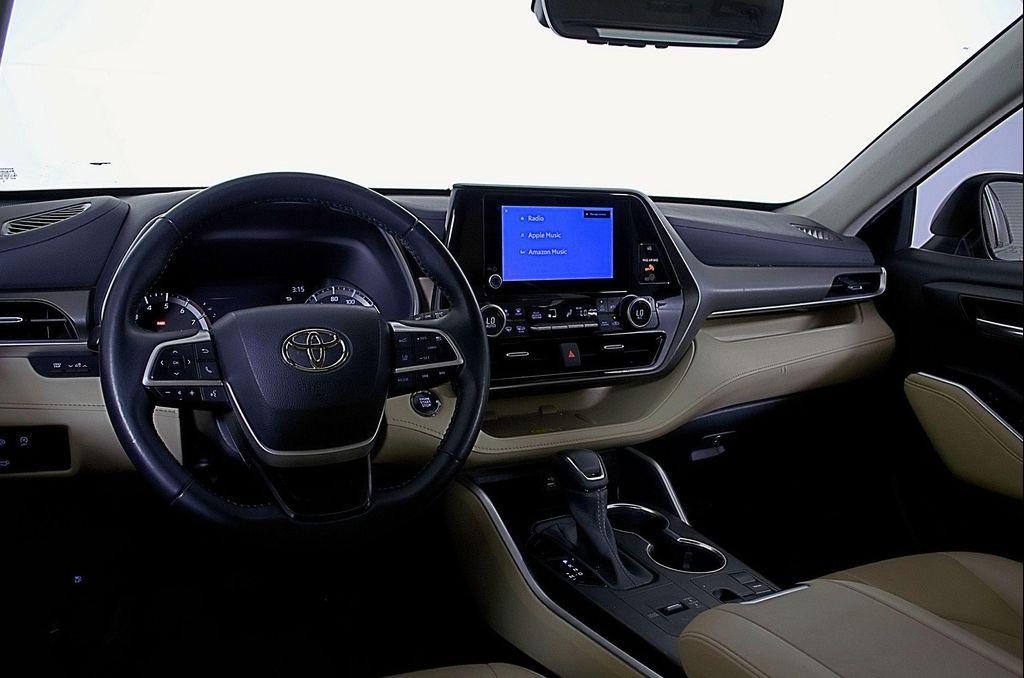 used 2023 Toyota Highlander car, priced at $36,628