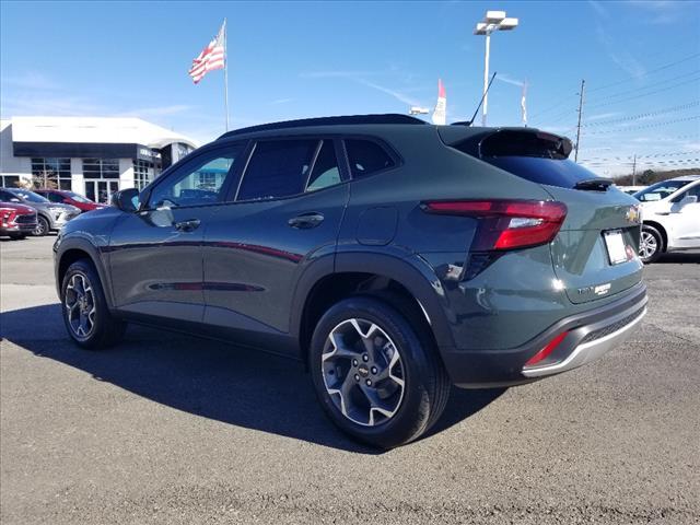 new 2025 Chevrolet Trax car, priced at $25,550