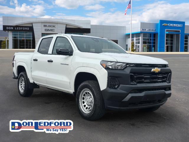 new 2024 Chevrolet Colorado car, priced at $38,400