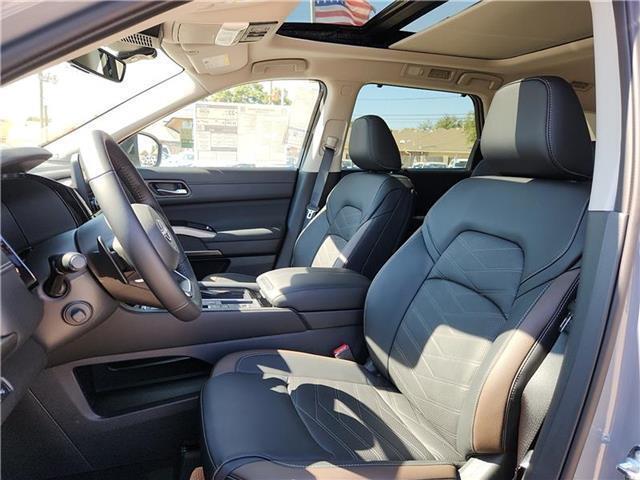 new 2025 Nissan Pathfinder car, priced at $48,940