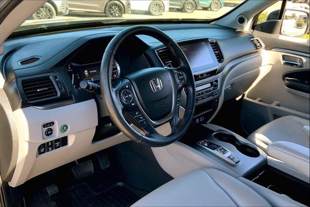 used 2023 Honda Ridgeline car, priced at $32,400