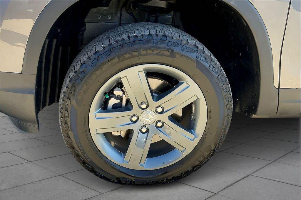 used 2023 Honda Ridgeline car, priced at $32,400