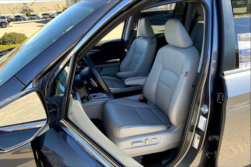 used 2023 Honda Ridgeline car, priced at $32,400