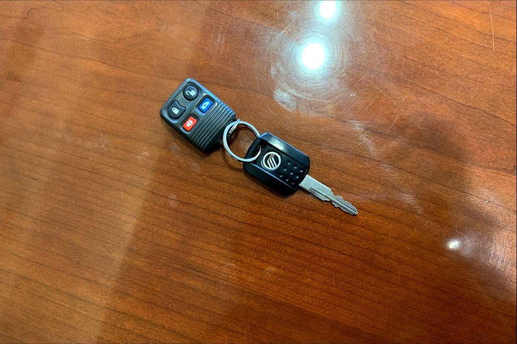 used 2005 Mercury Grand Marquis car, priced at $8,500