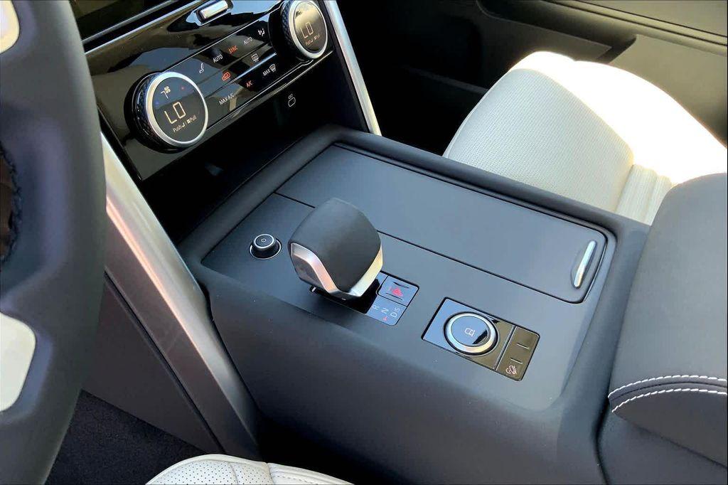 new 2025 Land Rover Discovery car, priced at $75,125