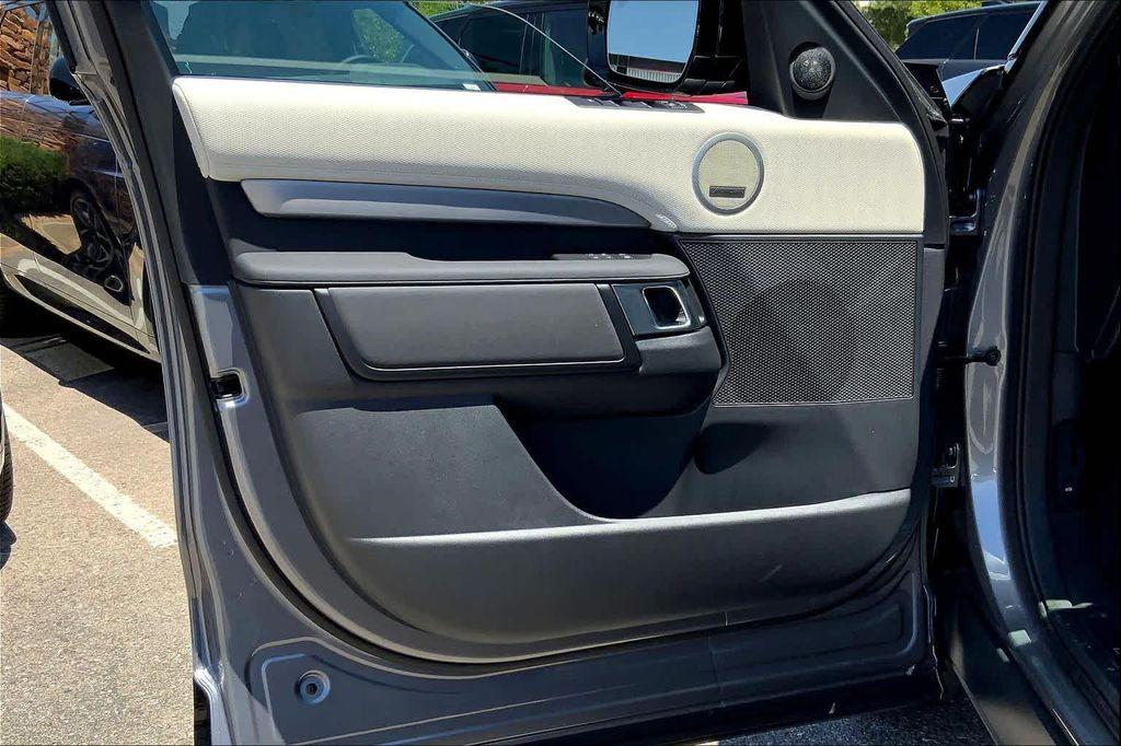 new 2025 Land Rover Discovery car, priced at $75,125