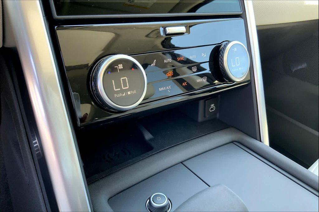 new 2025 Land Rover Discovery car, priced at $75,125