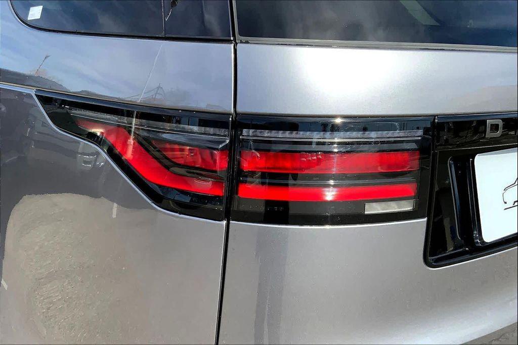 new 2025 Land Rover Discovery car, priced at $75,125