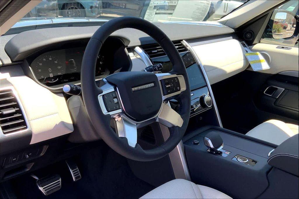 new 2025 Land Rover Discovery car, priced at $75,125