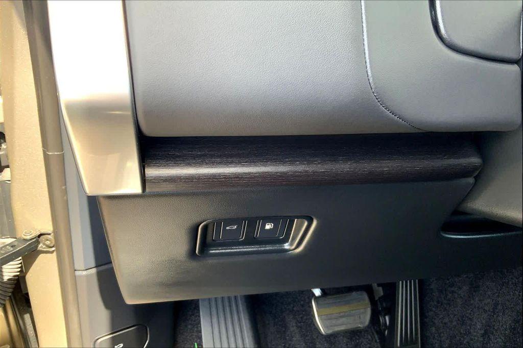 new 2025 Land Rover Range Rover car, priced at $137,255