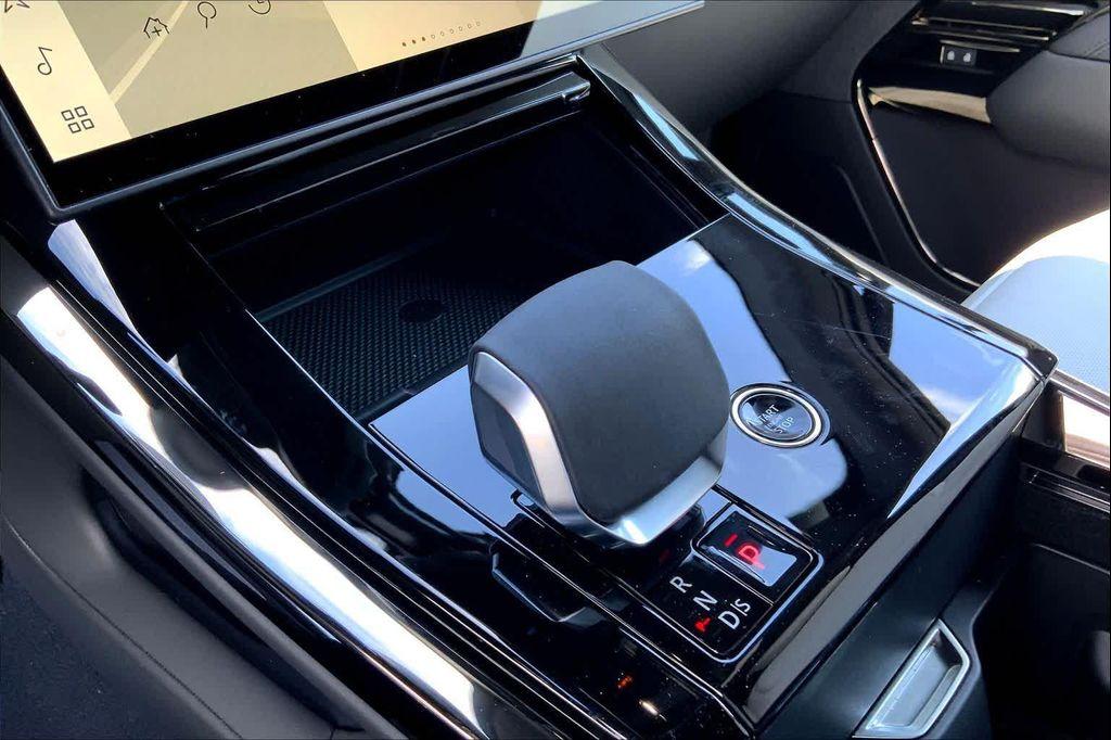 new 2025 Land Rover Range Rover Sport car, priced at $102,190