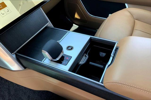 new 2025 Land Rover Range Rover car, priced at $135,905