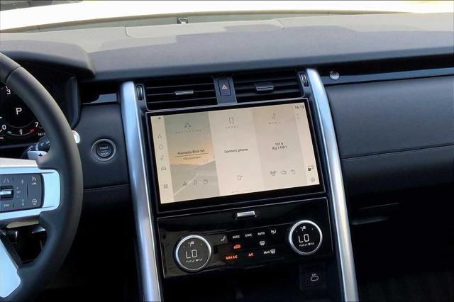 new 2025 Land Rover Discovery car, priced at $64,725