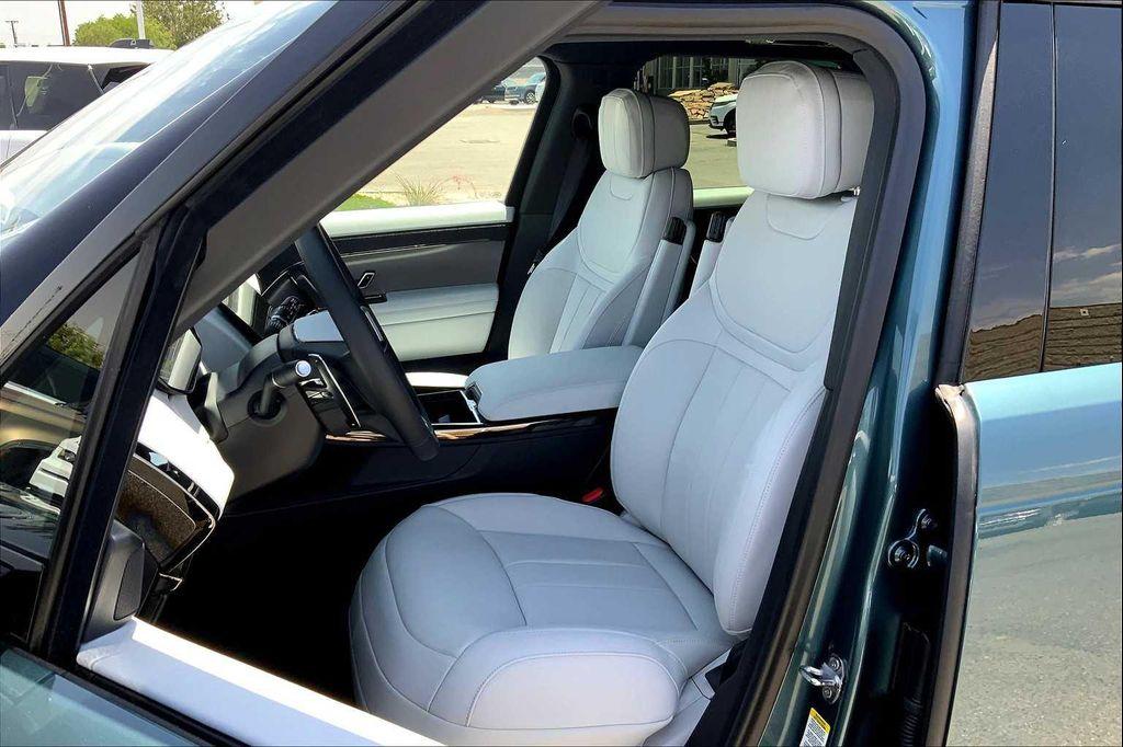 new 2025 Land Rover Range Rover Sport car, priced at $89,215