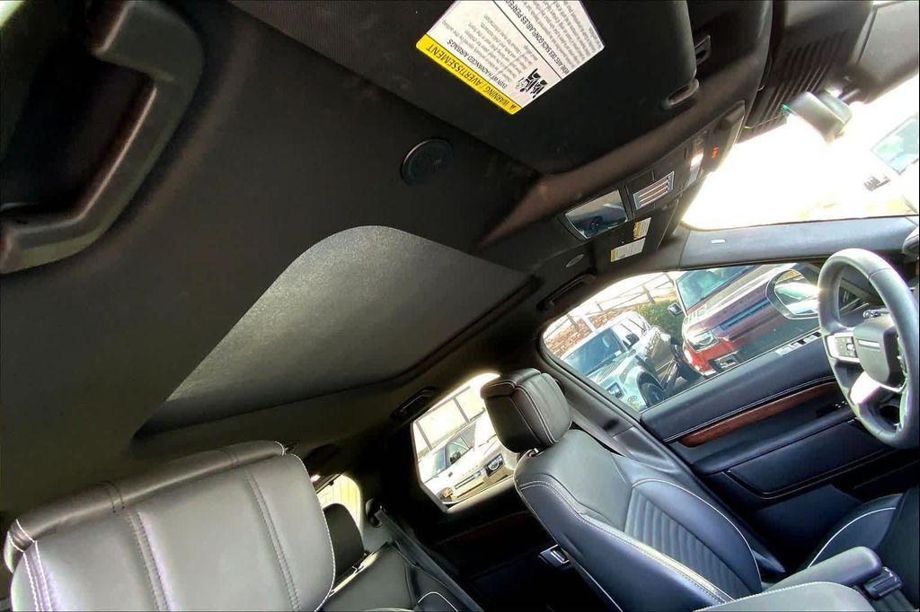 used 2024 Land Rover Discovery car, priced at $50,400