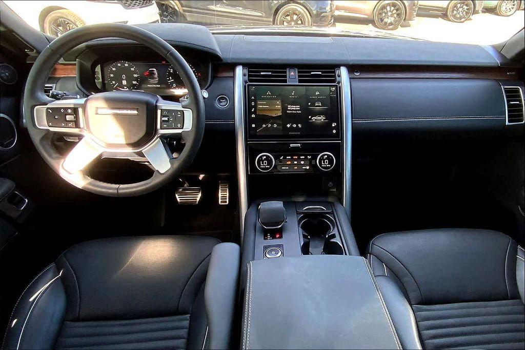 used 2024 Land Rover Discovery car, priced at $50,400