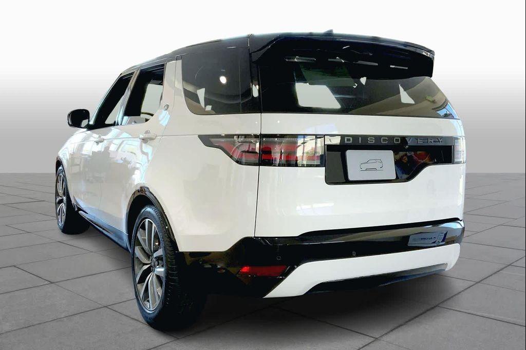 new 2025 Land Rover Discovery car, priced at $77,928