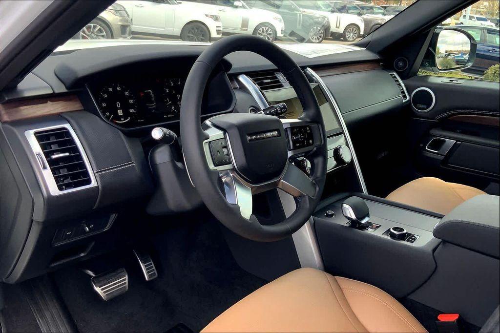 new 2025 Land Rover Discovery car, priced at $77,928