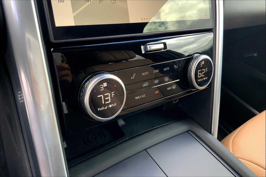 new 2025 Land Rover Discovery car, priced at $77,928