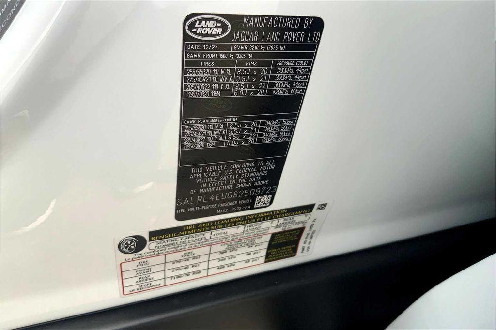 new 2025 Land Rover Discovery car, priced at $77,928