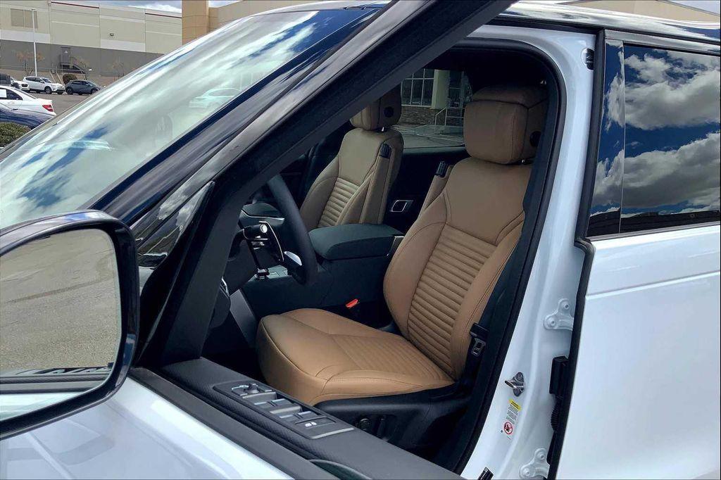 new 2025 Land Rover Discovery car, priced at $77,928