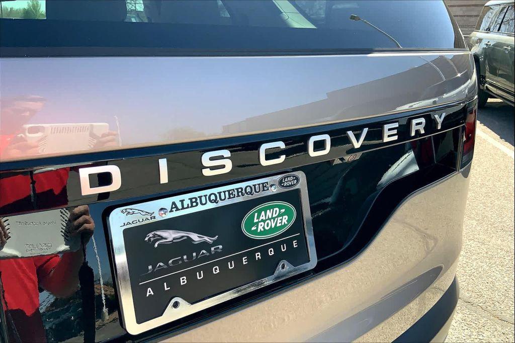 new 2025 Land Rover Discovery car, priced at $68,593