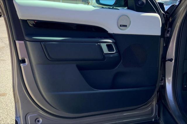 new 2025 Land Rover Discovery car, priced at $68,593
