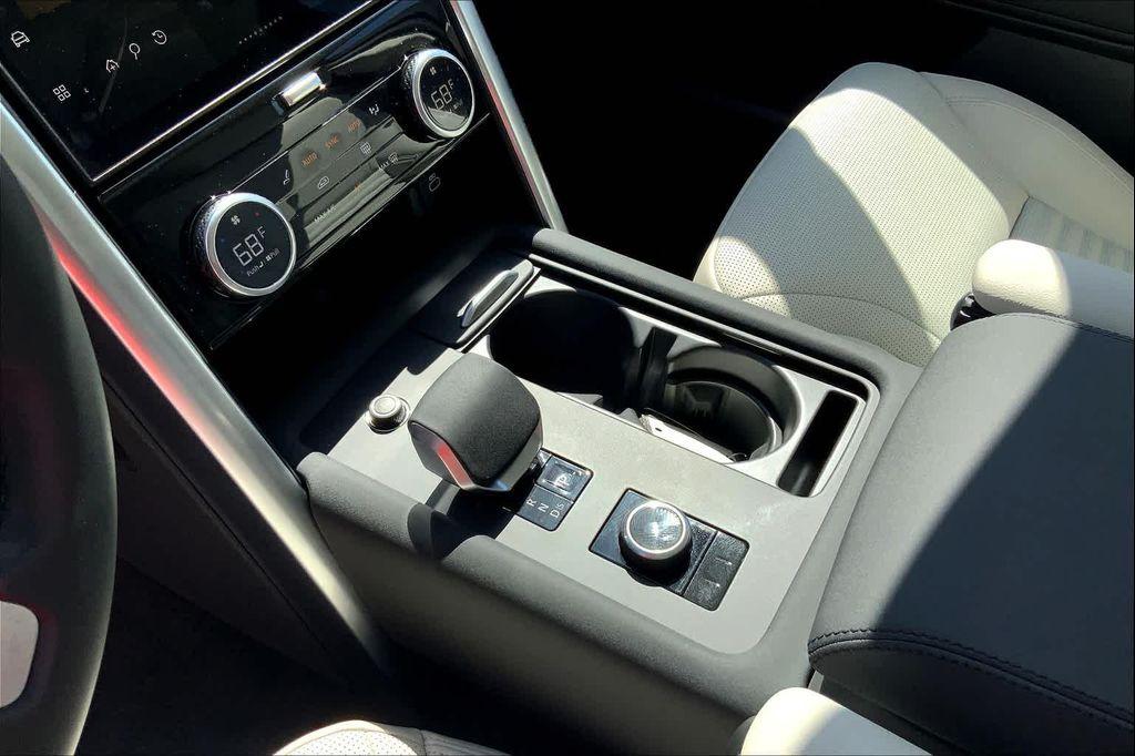 new 2025 Land Rover Discovery car, priced at $68,593