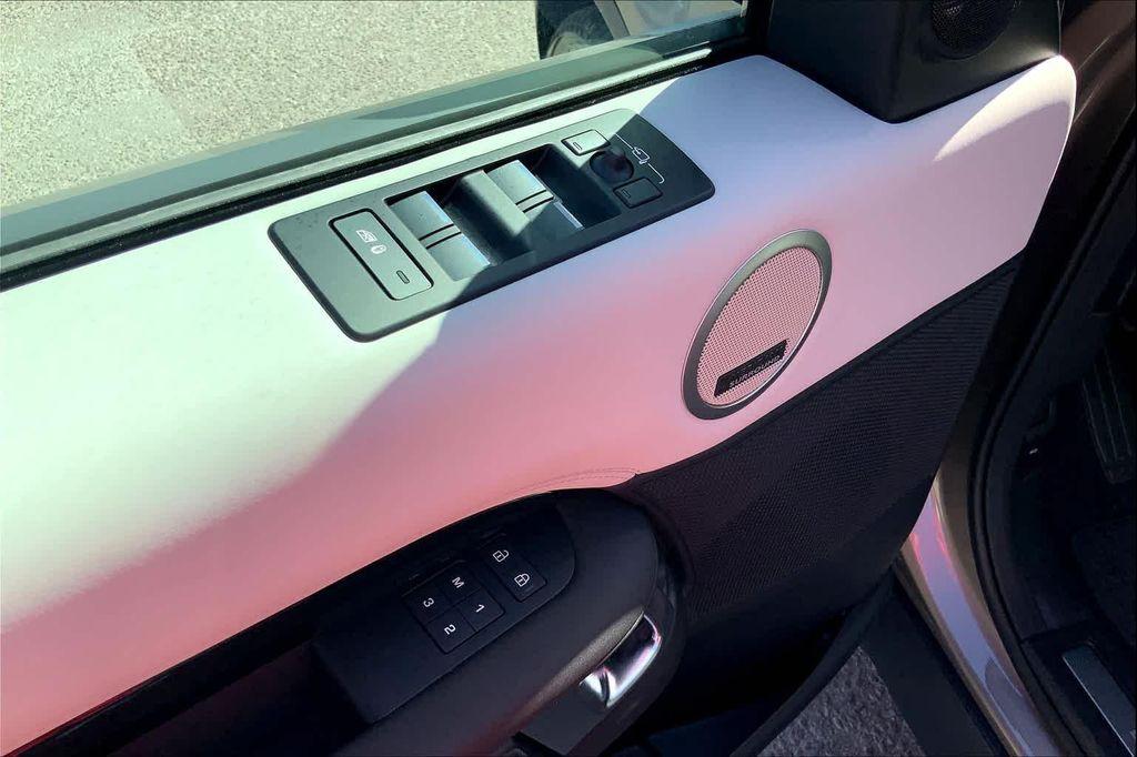 new 2025 Land Rover Discovery car, priced at $68,593