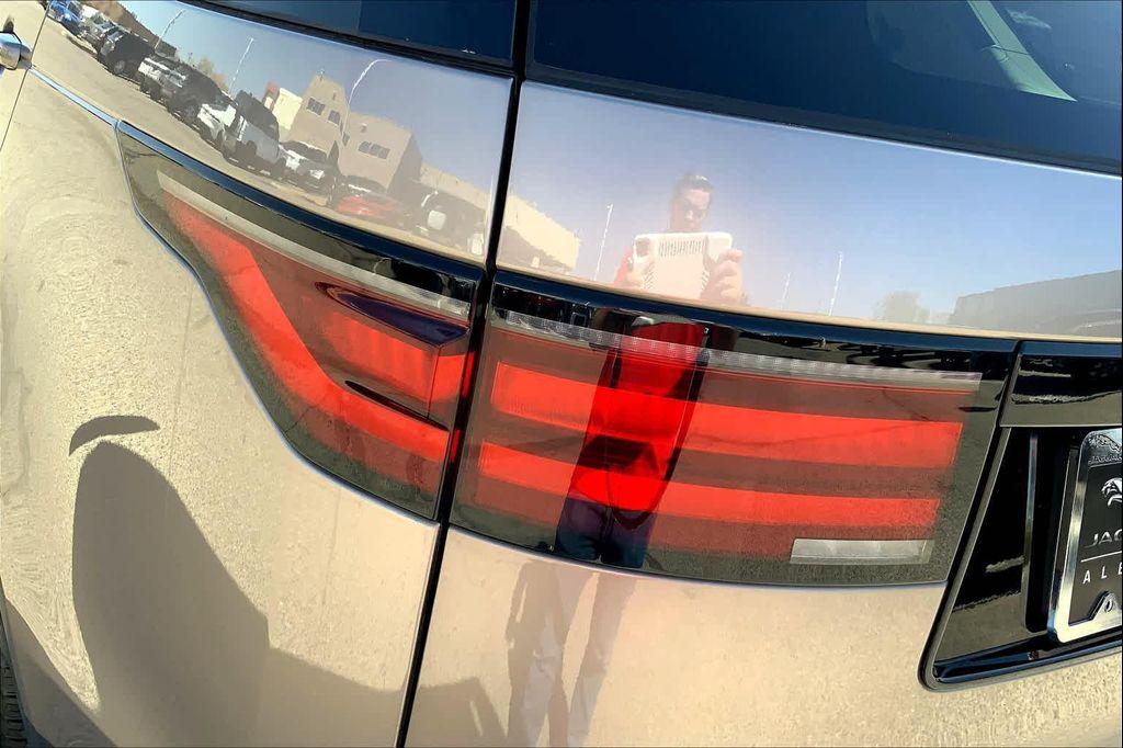 new 2025 Land Rover Discovery car, priced at $68,593