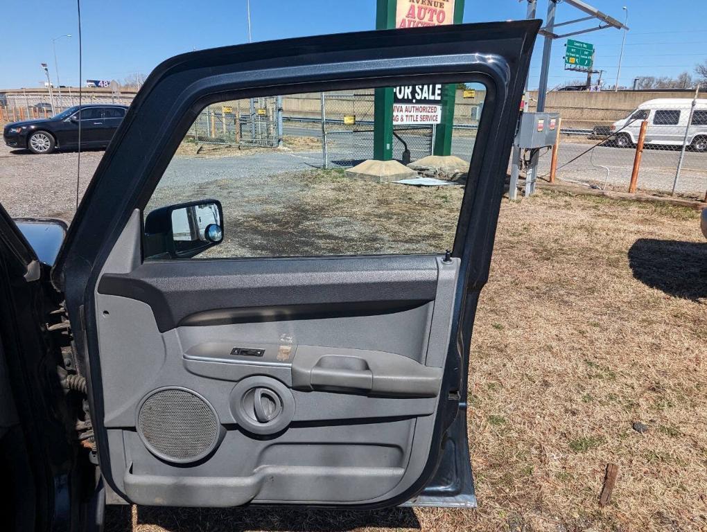 used 2006 Jeep Commander car, priced at $2,600