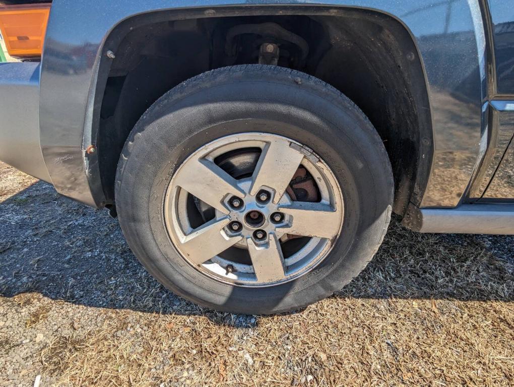 used 2006 Jeep Commander car, priced at $2,600