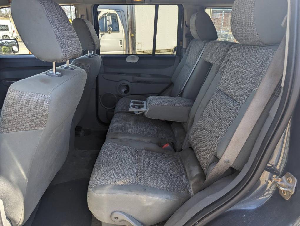 used 2006 Jeep Commander car, priced at $3,100