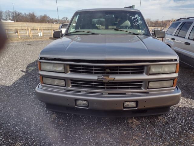 used 2000 Chevrolet Tahoe car, priced at $2,500