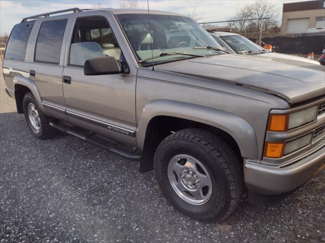 used 2000 Chevrolet Tahoe car, priced at $2,500