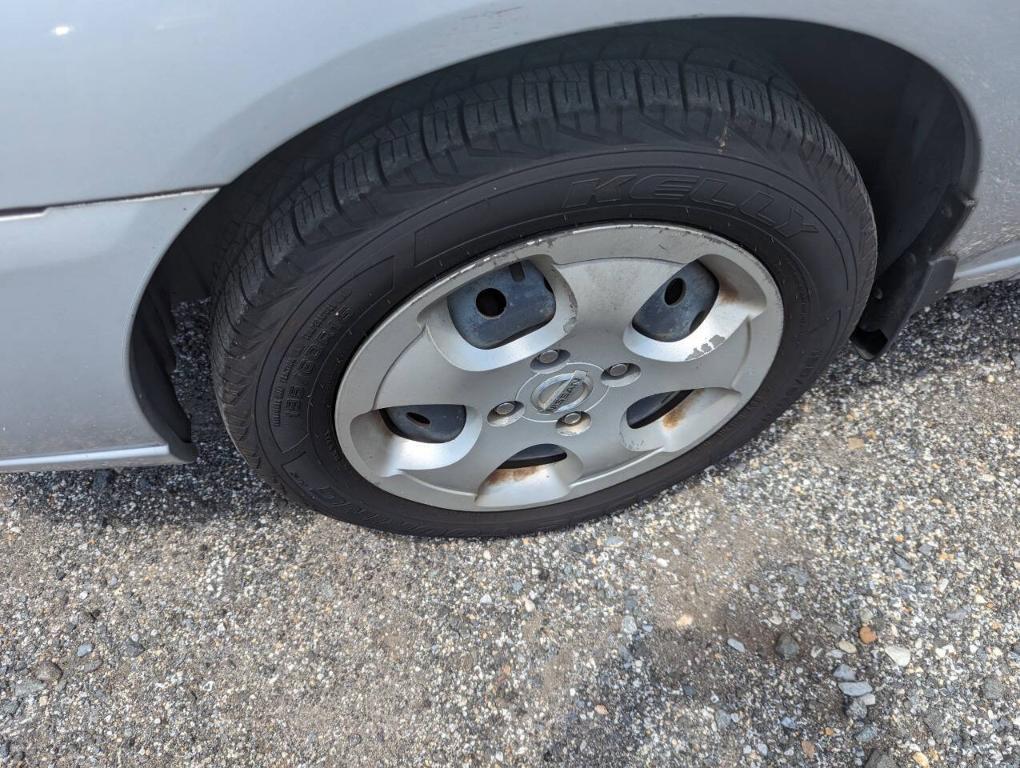 used 2006 Nissan Sentra car, priced at $2,700