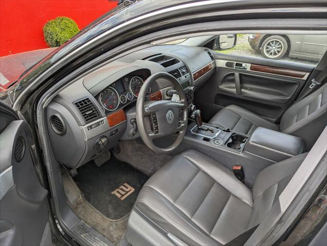 used 2005 Volkswagen Touareg car, priced at $4,100