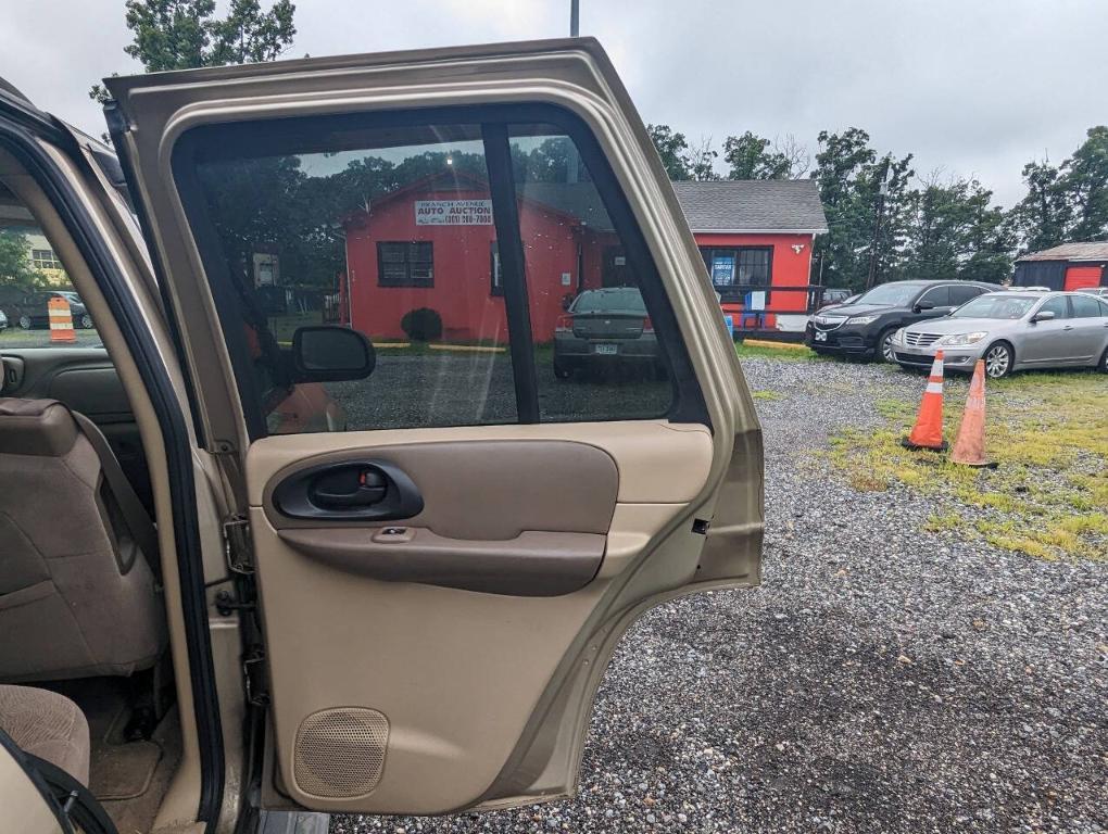 used 2004 Chevrolet TrailBlazer car, priced at $3,800